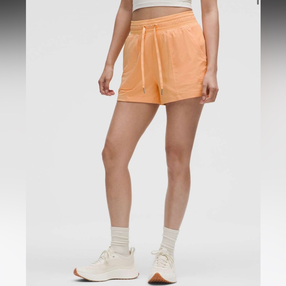 Lululemon Dance Studio Shorts 3.5” size 8 in rock melon